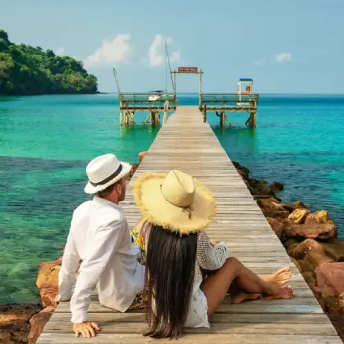 Couple with travel insurance in Fiji