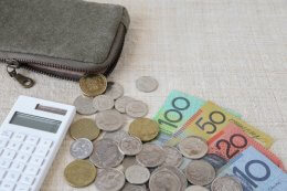 Aussies may save by switching policies