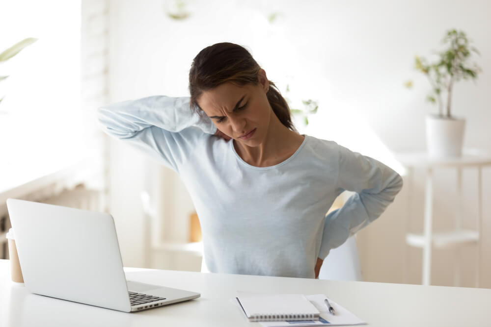 woman-computer-back-pain