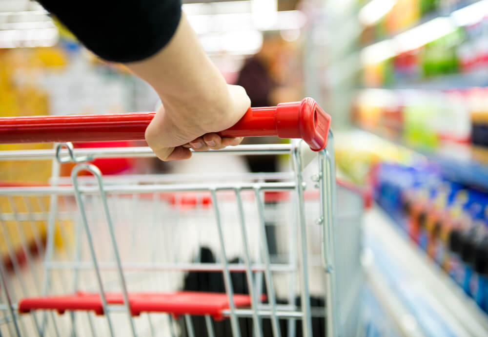 women with trolley 