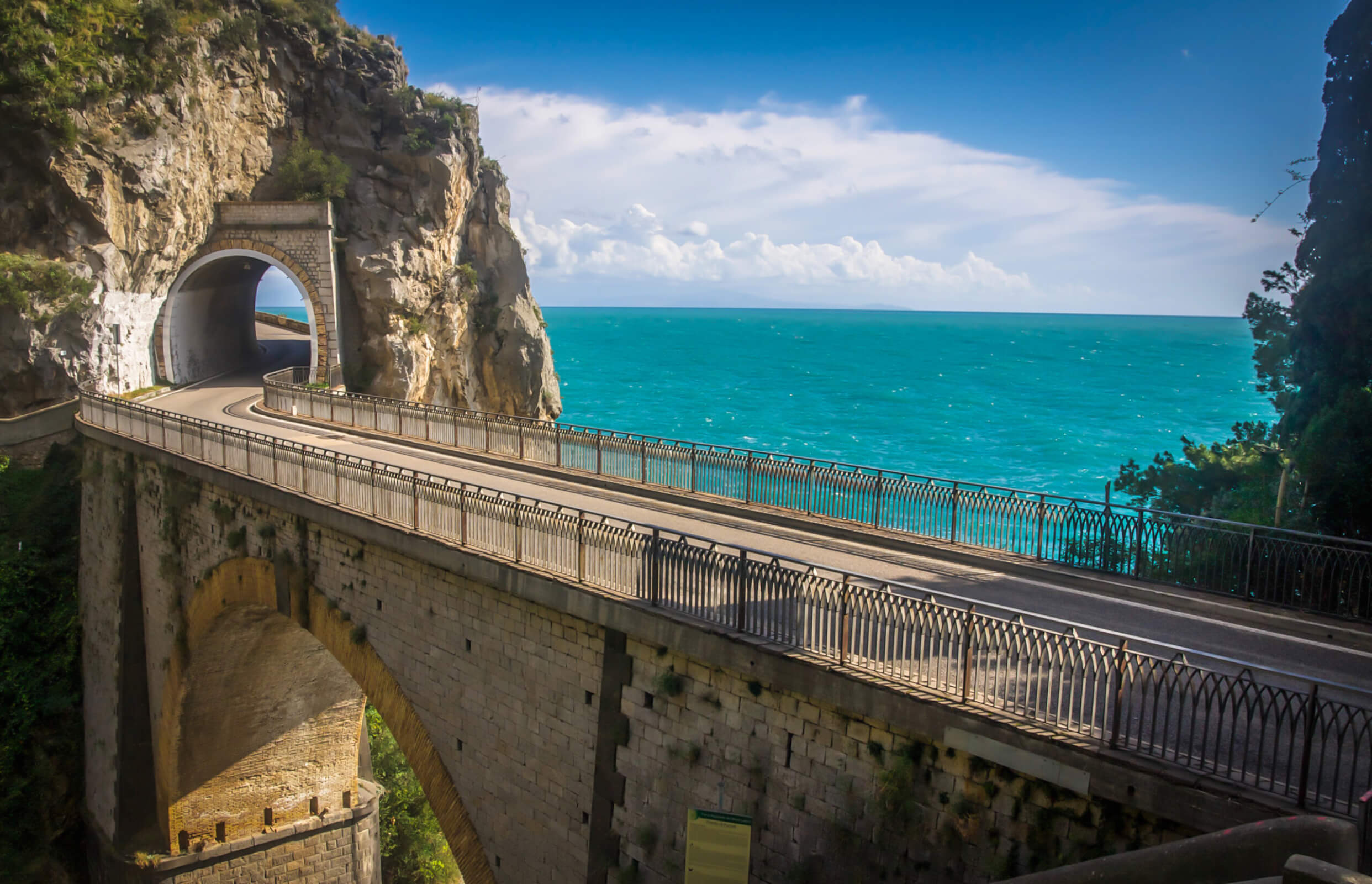 Image of a road along Italy's Amalfi Coast