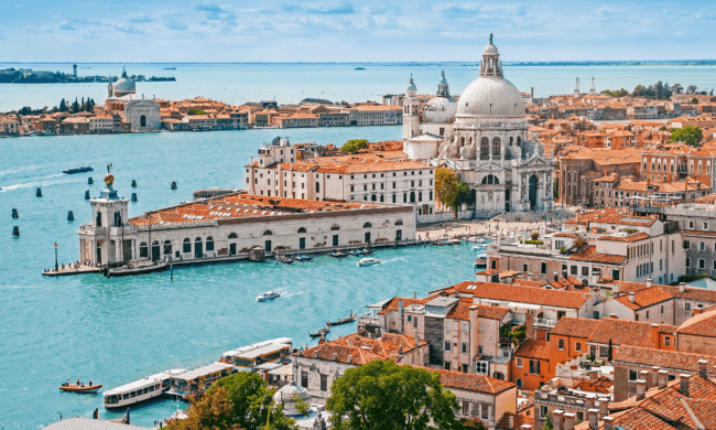 Italy buildings and ocean landscape